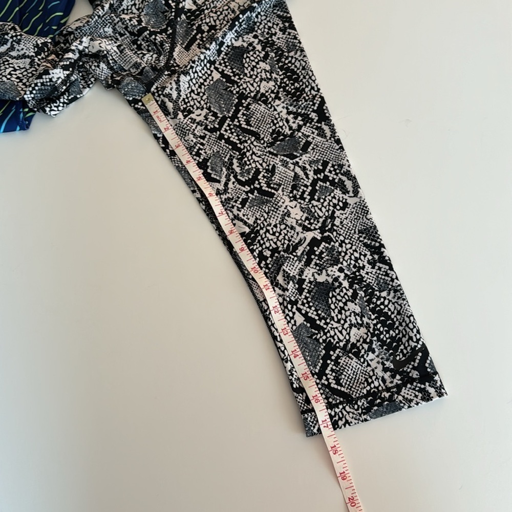 Nike Pro tights, set of 3 pairs included, all women’s S, in EUC - Picture 13 of 16